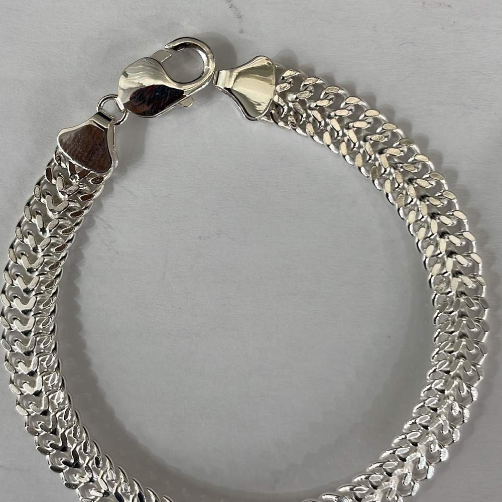 Elegant Silver Chain Bracelet